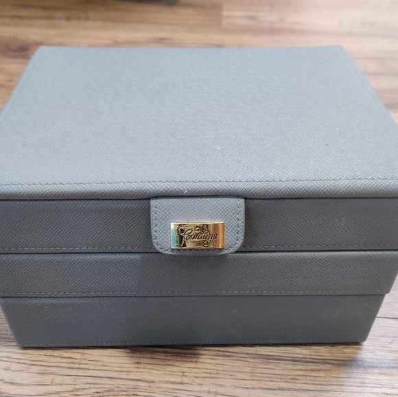 Handcrafted 3 tier stackable Jewelry box - Picture 2 of 2